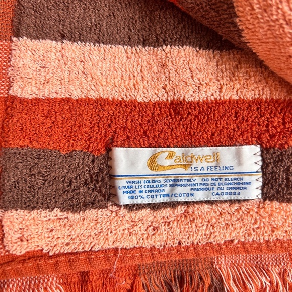 Caldwell Vintage 70s Soft Cotton Groovy Bath and Hand Towel Set - Picture 6 of 6